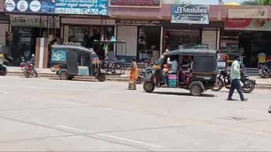 ಗುಳೇದಗುಡ್ಡ: ಪಟ್ಟಣದ ಹೊಸಪೇಟೆ ಮಾರ್ಕೆಟ್ ದಲ್ಲಿ ಪ್ರಯಾಣಿಕರ ಬಸ್ ತಂಗುದಾನ ನಿರ್ಮಿಸಿ, ಪ್ರಜ್ಞಾವಂತ ನಾಗರಿಕರ ಆಗ್ರಹ