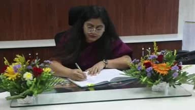 सूरजपुर: सूरजपुर जिले को नई कलेक्टर मिलीं, श्रीमती रेना जमील ने 11वीं कलेक्टर के रूप में पदभार ग्रहण किया