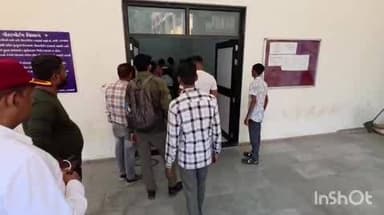 નવસારી: નવસારીના ઘેલખડી વિસ્તારમાં રજા પર આવેલા આર્મી જવાન અરવિંદ રાયનું હૃદયરોગના હુમલાથી નિધન.
