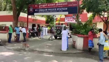 ஓமலூர்: காமலாபுரம் பிரிவு சாலையில் ஆசிரியருக்கு கொலை மிரட்டல் வாலிபரை கைது செய்து போலீசார் இன்று சிறையில் அடைத்தனர்