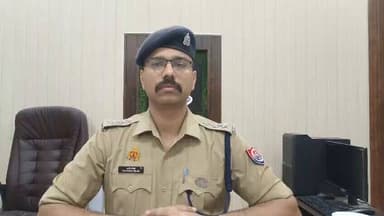 #Aligarh । #AligarhPolice
थाना सिविल लाइन- दि0 10.05.26 को रात्रि करीब 8 बजे एएमयू की प्रॉक्टोरियल टीम द्वारा एस.एन हॉल ...