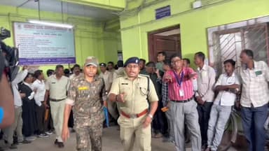 বারাসাত ১: চন্দ্রনাথ খুনের তদন্তে বিরাট সাফল্য , অভিযুক্তদের নিয়ে আসা হলো বারাসাত আদালতে