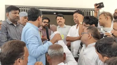 मंदसौर: किसानों पर फर्जी केस के आरोप, चंबल कॉलोनी विद्युत दफ्तर पर विजिलेंस और पुलिस प्रशासन के खिलाफ प्रदर्शन