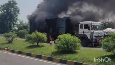 अररिया: अररिया-पुर्णिया मार्ग पर पाकुड़ से गिट्टी ला रहे हाईवे ट्रक के चक्के में लगी भीषण आग, 6 चक्के जलकर हुए राख