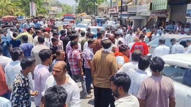 लदुना चौराहा चक्काजाम