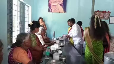 ಬಾಗೇಪಲ್ಲಿ: ಹುಟ್ಟುಹಬ್ಬಗಳ ಆಡಂಬರ ಬದಿಗೊತ್ತಿ, ವೃದ್ದಾಶ್ರಮ ಸೇರಿದಂತೆ ಇತರೆ ಸಮಾಜಸೇವೆಯಲ್ಲಿ ತೊಡಗಿಸಿಕೊಳ್ಳಬೇಕು : ಅಧ್ಯಕ್ಷ ವೆಂಕಟೇಶ್