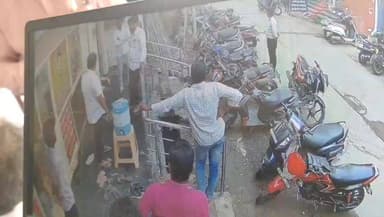 గుంటూరు: తండ్రి ఆస్తి కోసం అనుచరులతో కలిసి దాడి చేసిన కుమారుడు.. ఎస్పీ గ్రీవెన్స్ ను ఆశ్రయించిన వృద్ధుడు