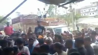 गोला: उरुवा में स्थित मां लक्ष्मी इंडेन गैस एजेंसी पर ग्राहकों और कर्मचारियों के बीच हुए विवाद का वीडियो हुआ वायरल