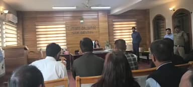 पौड़ी: सिविल मामले में गिरफ्तारी वारंट पर भड़के अधिवक्ता, एसडीएम कोर्ट के बहिष्कार की दी चेतावनी