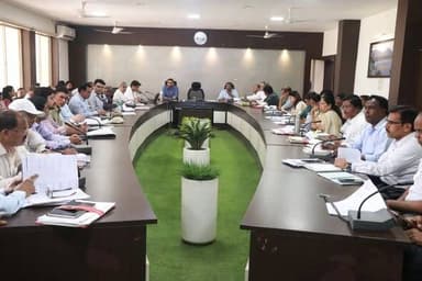 #बालाघाट
टीएल बैठक में समय सीमा प्रकरणों की हुई समीक्षा
11 मई को कलेक्ट्रेट सभाकक्ष में टीएल बैठक का आयोजन किया गया। इस...