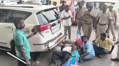 விருதுநகர்: கொலையாளிகளை கைது செய்யக்கோரி உறவினர்கள் தர்ணா போராட்டம்
