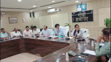 अमरोहा: जिलाधिकारी की अध्यक्षता में पीएम सूर्य घर, फैमिली आईडी, कैच द रैन अभियान की बैठक सम्पन्न हुई