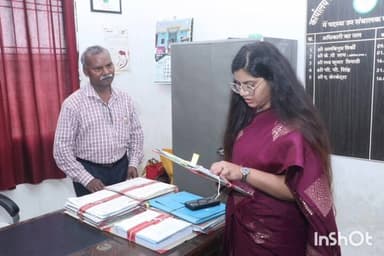 सूरजपुर: नवपदस्थ कलेक्टर रेना जमील ने जिला संयुक्त कार्यालय का किया निरीक्षण
