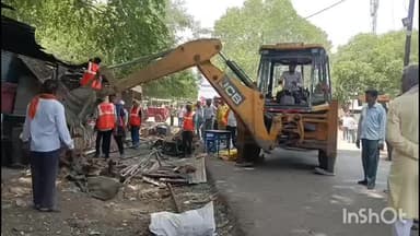 शाहपुर: सीएमओ कारूसिंह उइके ने संभाला मोर्चा, शहर की सुंदरता और नाली निर्माण में बाधा बने कब्जों को हटाया