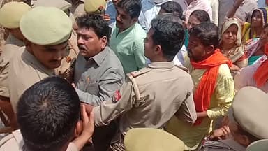बबेरू: बबेरू में भाजपा नेताओं ने सांसद आवास पर नारेबाजी कर घुसने का प्रयास किया, सपा जिलाध्यक्ष व महिला सांसद ने जताई नाराजगी