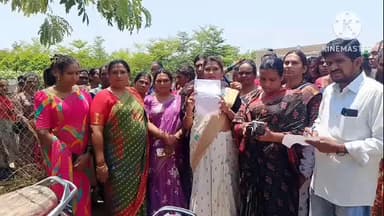 బోధన్: ట్రాన్స్ జెండర్ లను గ్రామాల్లోకి అనుమతి లేదంటూ ఫ్లెక్సీలు ఏర్పాటు చేయడంపై కలెక్టరేట్ ఎదుట ట్రాన్స్ జెండర్లా నిరసన