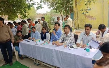 #PrashासनGaonKiAur
प्रशासन गांव की ओर अभियान के तहत कलेक्टर ने जलालगढ़, बामसोली एवं रामपुरकलां में की जनसुनवाई-------
...