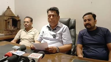 #पूर्व_विधायक_नारायण पाल नें #शिक्षण_संस्थानों की #मनमानी को लेकर की #प्रेस कॉन्फ्रेंस।
#शिकायत पत्र मिलने के बाद की प्र...