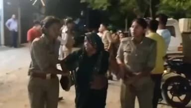 कानपुर: कल्याणपुर में मरीज की मौत के बाद हंगामा, चौकी इंचार्ज की वर्दी फाड़ी, 3 महिला पुलिसकर्मी घायल, 10 लोग हिरासत में