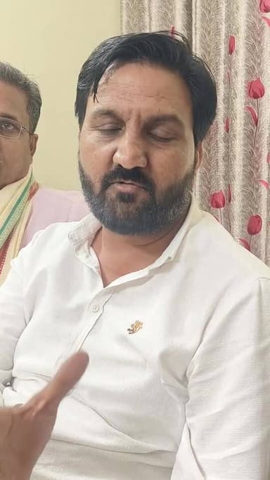 रथ यात्रा पहुंची रावतसर
प्रभारी मंत्री से खास बात चीत