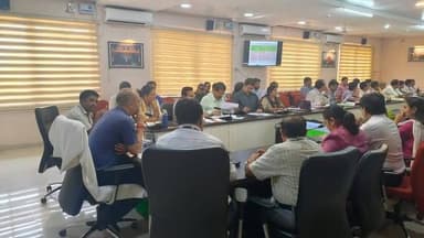 विभागीय कार्यों की समीक्षा कर कलेक्टर ने दिए निर्देश
समय सीमा की लंबित पत्रों की समीक्षा बैठक आयोजित
--
कलेक्टर श्री साक...