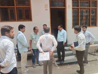 अपर कलेक्टर ने लटेरी क्षेत्र में जनगणना कार्यों का किया निरीक्षण
..
अपर कलेक्टर श्री अनिल कुमार डामोर ने आज नगर पालिका ल...