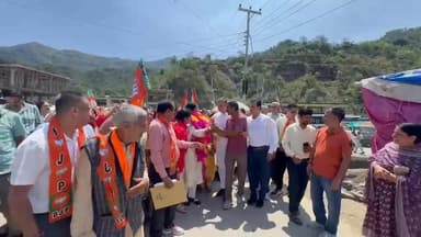 पंचायत चुनाव को लेकर नामांकन के अतिंम दिन भाजपा समर्थित उम्मीदवार वंदना गुलेरिया ने किया शक्ति प्रदर्शन
#devbhoomilive...