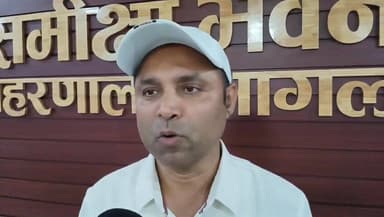 भागलपुर, 11 मई 2026: विक्रमशिला सेतु का एक स्लैब क्षतिग्रस्त होकर नीचे गिर जाने के कारण भागलपुर-नवगछिया सड़क संपर्क बाधि...