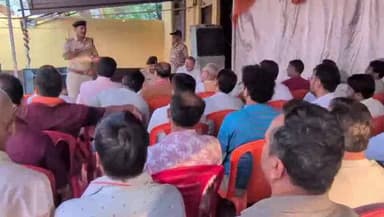 *थाना प्रभारी मिहोना ने आज व्यापारियों से किया संवाद स्थापित नगर की सुरक्षा को लेकर हुई विशेष चर्चा*
*एसडीओपी लहार प्रव...