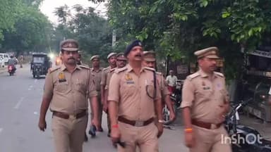 अमेठी: अमेठी पुलिस ने संदिग्धों की सघन चेकिंग के लिए पैदल गश्त की