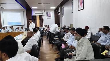 रुद्रपुर जिला पंचायत सभागार में जिला योजना की हुई बैठक, कई प्रस्तावों पर लगी मोहर, निजी विद्यालयों की भी उठी समस्या