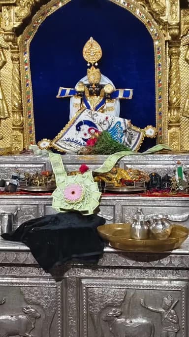 🪷🪷🪷🪷🪷🪷
🇮🇳"*वन्देमातरम*"🇮🇳
🌄*शुभ-प्रभात*🌄
👏"*जय श्री साँवलिया सेेठ मण्डफिया वाले के आज के प्रफुल्लित मन से मंगला आरती दि...