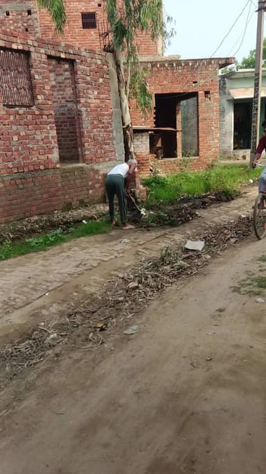 ग्राम पंचायत सिद्धपुर चित्रसेन ब्लॉ० अंबियापुर जि० बदायूं उत्तर प्रदेश मैं न कोई सफाई कर्मचारी आ रहा ये हालत है
@naeem
