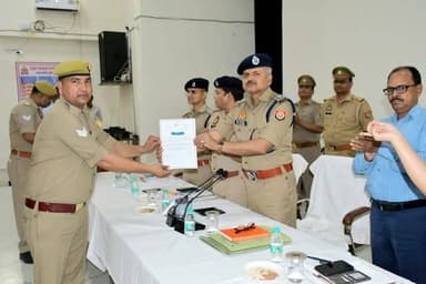 पुलिस कर्मियों के लिए एसपी कासगंज की नई पहल: जन्मदिन और सालगिरह पर मिलेगा अवकाश
कासगंज। पुलिस अधीक्षक कासगंज ओ.पी. सिंह...