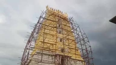 ಕೊಳ್ಳೇಗಾಲ: ಆಪಾಯಕ್ಕೆ ಆಹ್ವಾನಿಸುತ್ತಿರುವ ಮಧ್ಯರಂಗನಾಥ ದೇವಸ್ಥಾನದ ಕಲ್ಯಾಣೋತ್ಸವ ಮಂಟಪ