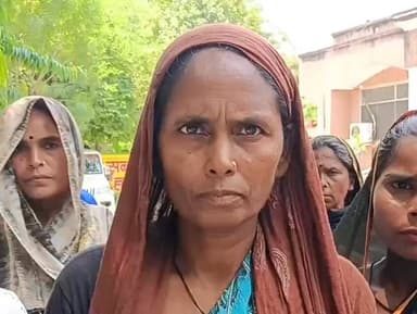 बेतवा नदी में पानी छोड़े जाने से सैकड़ों किसानों की फसलें डूबीं
⏩ अचानक पानी बढ़ने से सब्जियों की बारी और खेत हुए जलमग्...