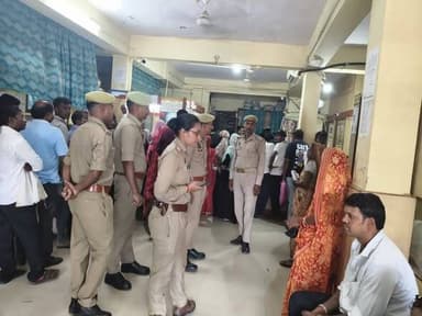*बाँदा में पुलिस का सघन बैंक चेकिंग अभियान*
DIG राजेश एस के आदेश पर SP पलाश बंसल के निर्देशन में आज जनपद में बैंक-ATM...