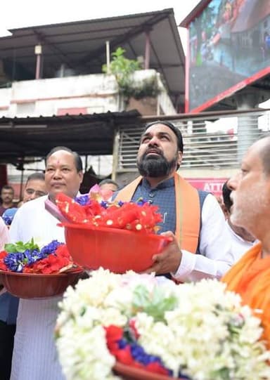 मुख्यमंत्री सम्राट चौधरी ने आज गुवाहटी में नीलांचल पर्वत स्थित प्रसिद्ध शक्तिपीठ माता कामाख्या देवी के दर्शन किया।
कामा...