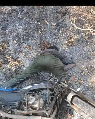 हिंगणघाट: गाडीचे नियंत्रण सुटल्याने युवकाचा मृत्यू
शिरुड येथील रहिवासी अविनाश गजानन शेंडे वय 25 वर्ष हा युवक काल रात्री वणी येथून