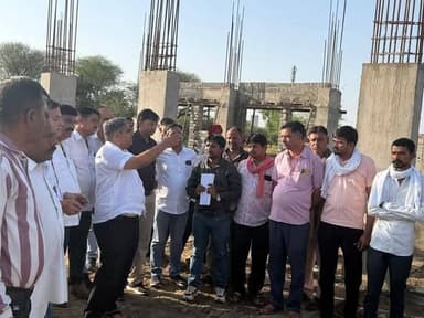 राजस्थान सरकार के सहकारिता मन्त्री गौतम दक नेकहा कि
जनसुविधा के लिए सड़क, शिक्षा, चिकित्सा, और पेयजल भाजपा सरकार कि प्रा...