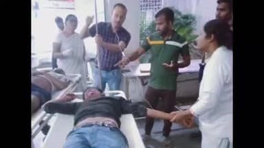 हरनौत: खरुआरा गांव में ओवरब्रिज के पास बाइक डिवाइडर से टकराई, दो युवक गंभीर रूप से घायल