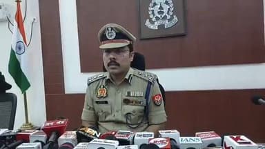 दिनांक 12.05.2026 को कचहरी परिसर के बाहर पुलिस कार्यालय के पीछे स्थित एक टावर पर एक युवती अपने पति को जेल से रिहा कराने ...