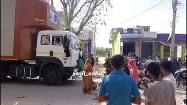 अजमेर जिले के कादेड़ा में मूलभूत सुविधा को तरसते ग्रामीण,हाइवे जाम कर महिलाओं ने किया प्रदर्शन,जमकर की नारेबाजी, वाहनों क...