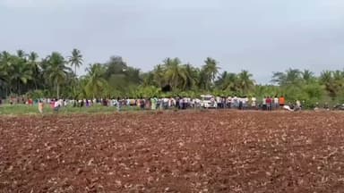 போச்சம்பள்ளி: ஜம்பு குட்டப்பட்டி கிராம பகுதியிlல் சொற்ப பணத்திற்காக ஊர் கவுண்டரை கொலை செய்த சக நண்பர் மது பாட்டில் ஸ்டிக்கரை வைத்து கொலையாளியை பிடித்த போலீஸ்