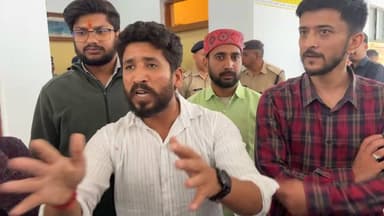 #कैबिनेट मंत्री सतपाल महाराज ने पौड़ी के विकास भवन में ली बैठक बैठक के विरोध में कांग्रेस नहीं है जमकर किया अल्लाह बैठक ...