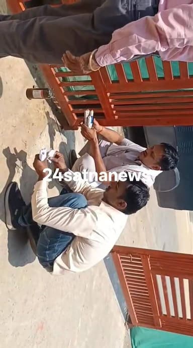 *बीयर की बॉटल में बम मिलने से सनसनी*
*बीडीटीएस की टीम ने किया डिफ्यूज*
सतना। जिले के रामपुर बघेलान थाना अंतर्गत तिवनी ग...