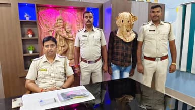 মঙ্গলকোট: মঙ্গলকোটের কল্যাণপুর থেকে আগ্নেয়াস্ত্র ও গুলি সহ গ্রেপ্তার একজন দুষ্কৃতী, চাঞ্চল্য এলাকায়