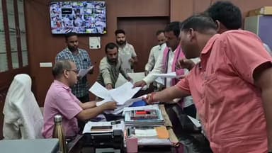 ବରଗଡ: ଜମି ତୁଳନାରେ ଟୋକନ କମ ଆସିଥିବା ସମସ୍ୟା ନେଇ ଜିଲ୍ଲାପାଳଙ୍କ କାର୍ଯ୍ୟାଳୟର ଦ୍ୱାରସ୍ଥ ହେଲେ ଜିଲ୍ଲାର ଅନେକ ଅଞ୍ଚଳର ଚାଷୀ