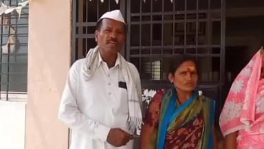 ವಿಜಯಪುರ: ಕನ್ನೂರ ಪ್ರಾಥಮಿಕ ಆರೋಗ್ಯ ಕೇಂದ್ರಕ್ಕೆ ವೈದ್ಯರು ಸರಿಯಾಗಿ ಬರಲ್ಲ : ಆಸ್ಪತ್ರೆಯ ಮುಂಭಾಗ ರೋಗಿಗಳ ಆಕ್ರೋಶ