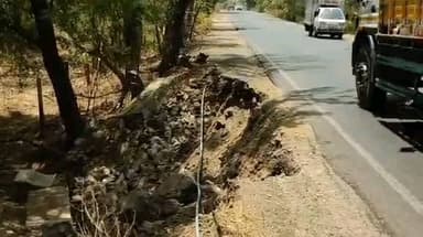 बड़वाह: बड़वाह: इंदौर-इच्छापुर हाईवे पर चोर बावड़ी पुलिया का हिस्सा ढहा, दुर्घटना की आशंका